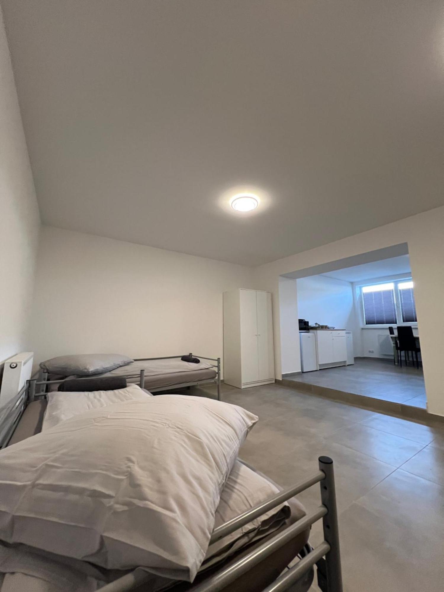 Отель Mieterlux Frankfurt Хойзенштамм Экстерьер фото